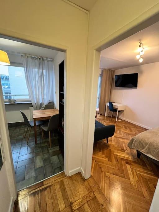 Ohmyhome - Chmielna Warszawa Zewnętrze zdjęcie