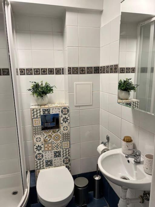 Ohmyhome - Chmielna Warszawa Zewnętrze zdjęcie