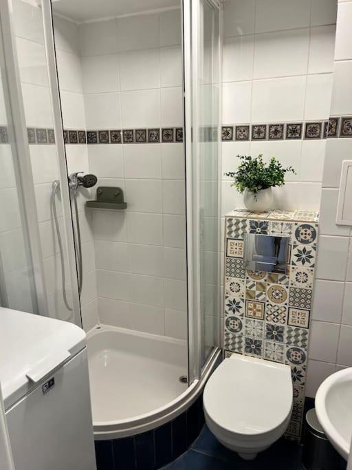 Ohmyhome - Chmielna Warszawa Zewnętrze zdjęcie